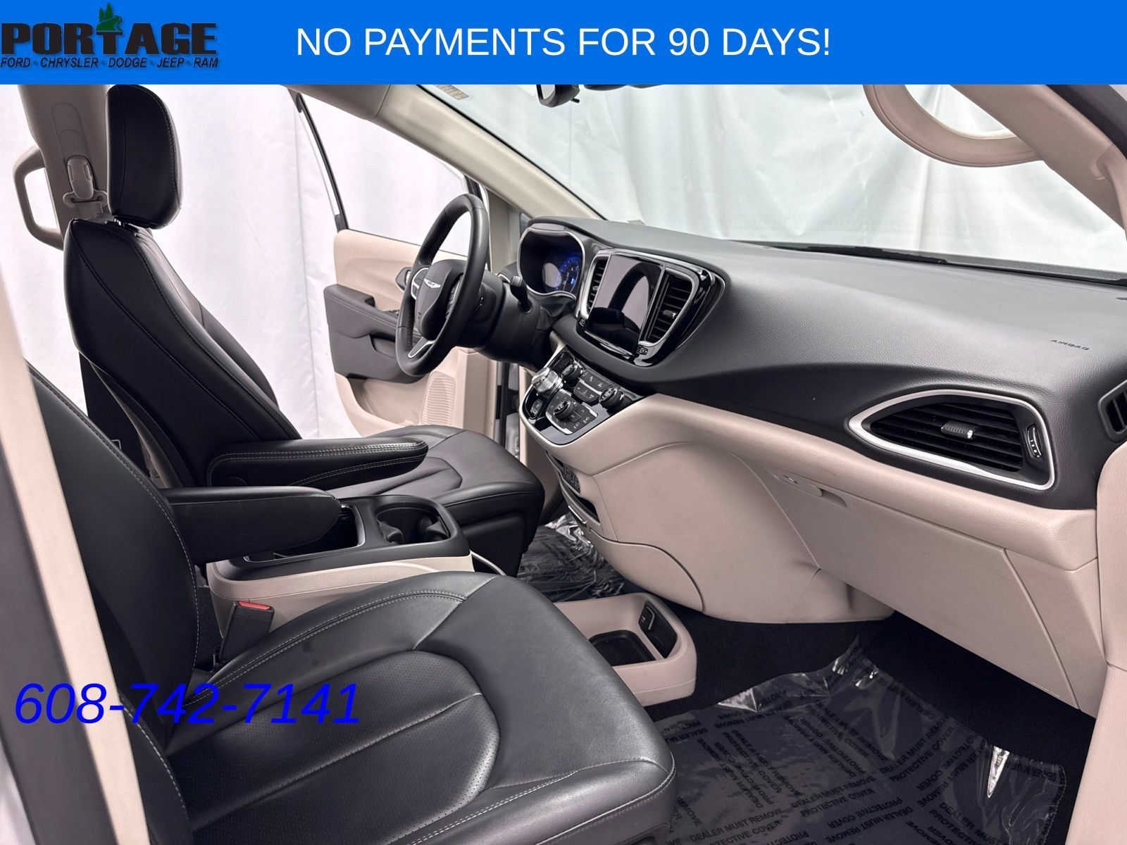 Used 2024 Chrysler Pacifica Touring-L FWD image 23