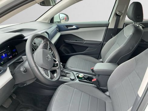 Used 2023 Volkswagen Taos SE AWD/4WD image 9