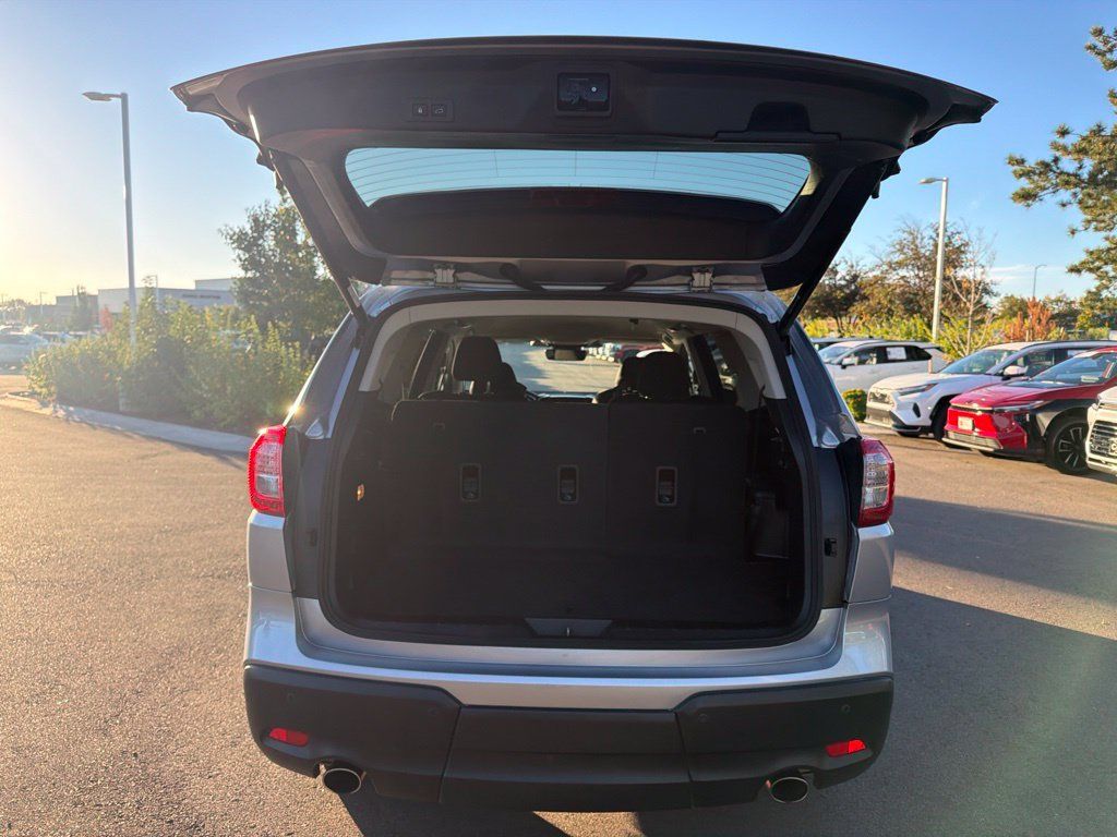 Used 2024 Subaru Ascent Premium w/ Convenience Package AWD/4WD image 18