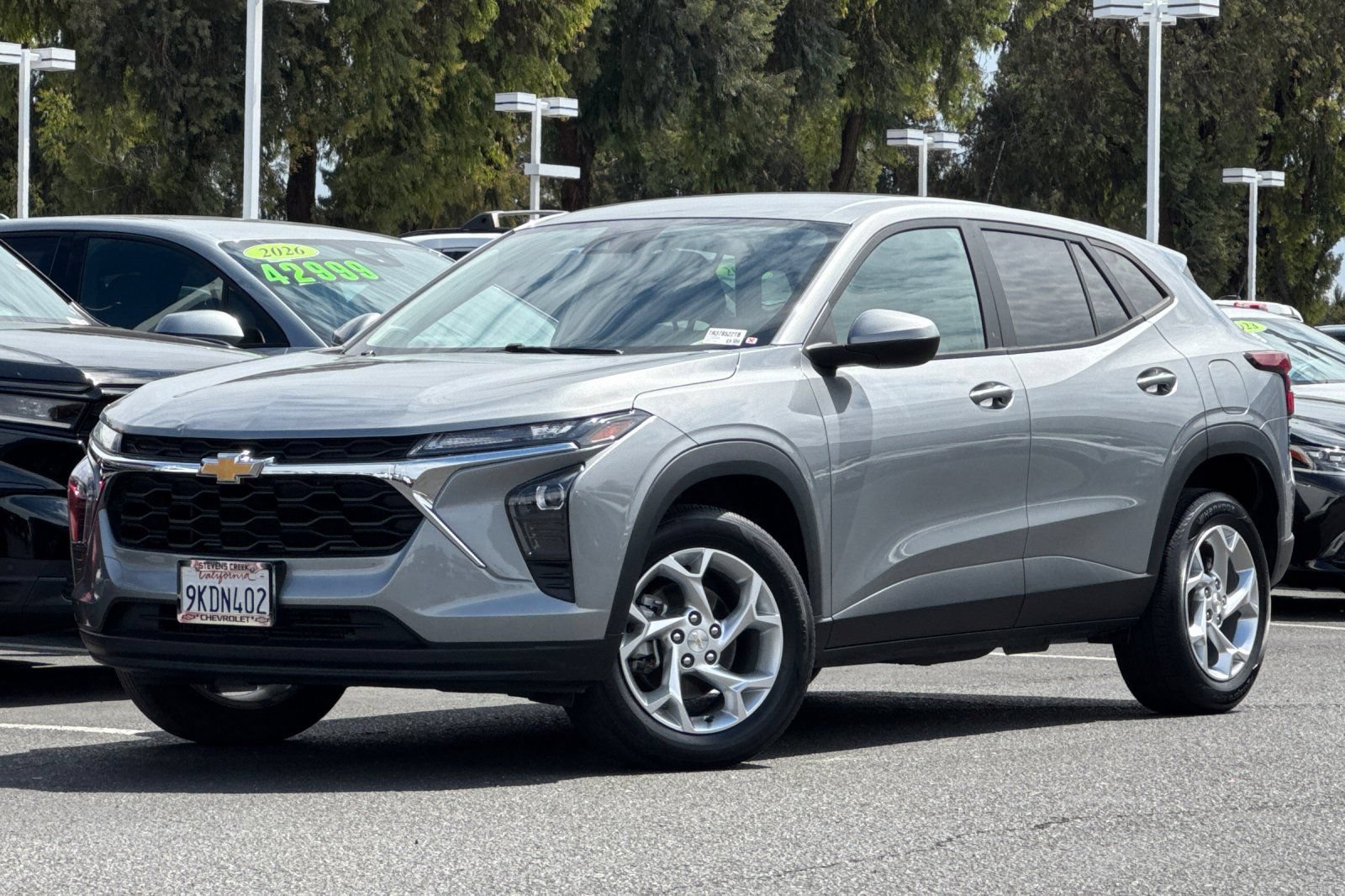 Used 2024 Chevrolet Trax LS w/ LS Convenience Package FWD image 9