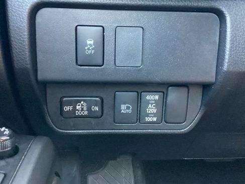 Used 2023 Toyota Tacoma TRD Off-Road image 24