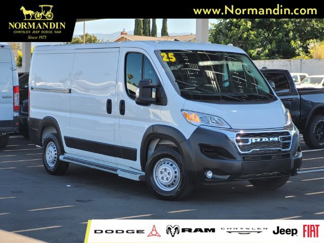 Used 2025 RAM ProMaster 2500 w/ U-Haul Equipment Group FWD image 1