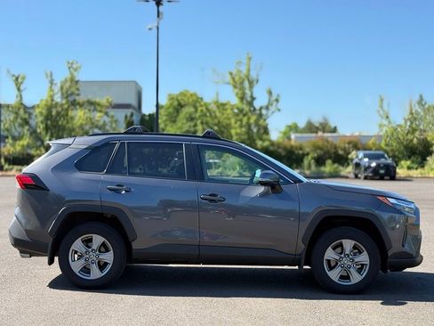 Used 2024 Toyota RAV4 XLE AWD/4WD image 6