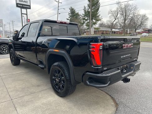 Used 2025 GMC Sierra 2500 AT4 image 6