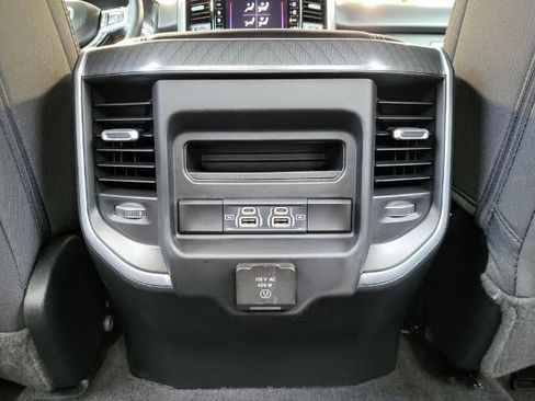 Used 2025 RAM 1500 Big Horn AWD/4WD image 32