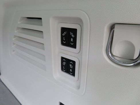 Used 2024 GMC Acadia Denali image 42