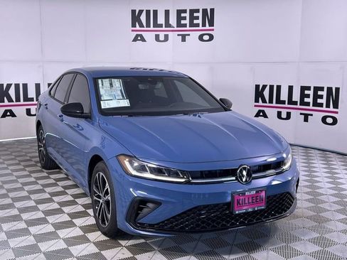 New 2025 Volkswagen Jetta SE image 9