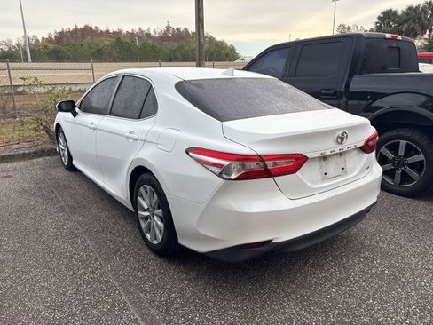 Used 2019 Toyota Camry L image 5
