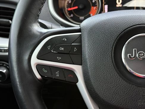 Used 2014 Jeep Cherokee Latitude w/ Comfort/Convenience Group AWD/4WD image 27