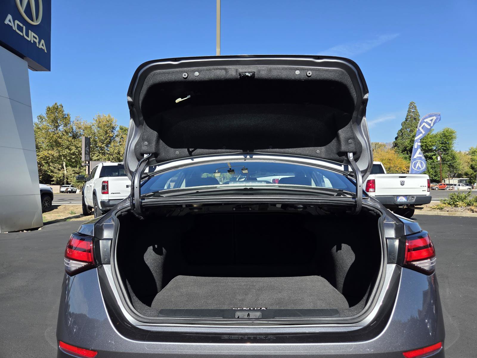 Used 2025 Nissan Sentra SV w/ All-Weather Package FWD image 18