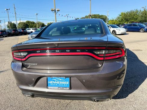 Used 2020 Dodge Charger SXT w/ Leather Interior Group RWD image 22