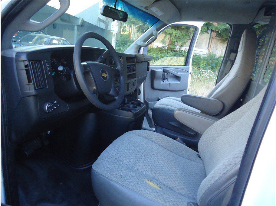 Used 2016 Chevrolet Express 2500 RWD image 13