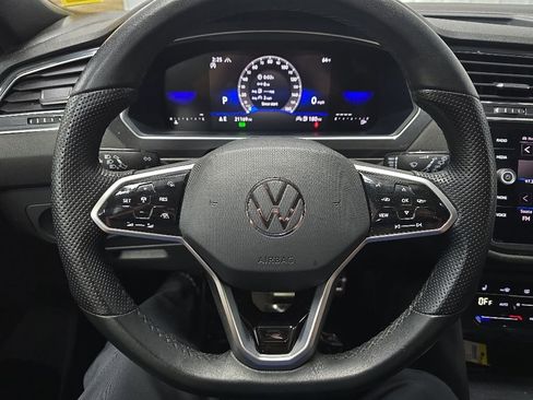 Used 2023 Volkswagen Tiguan SE R-Line AWD/4WD image 19