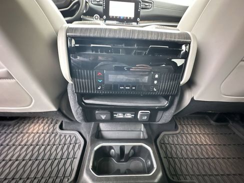 Used 2023 Jeep Wagoneer Series III w/ Convenience Group I AWD/4WD image 21