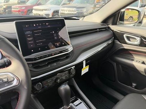 New 2026 Jeep Compass Trailhawk image 43