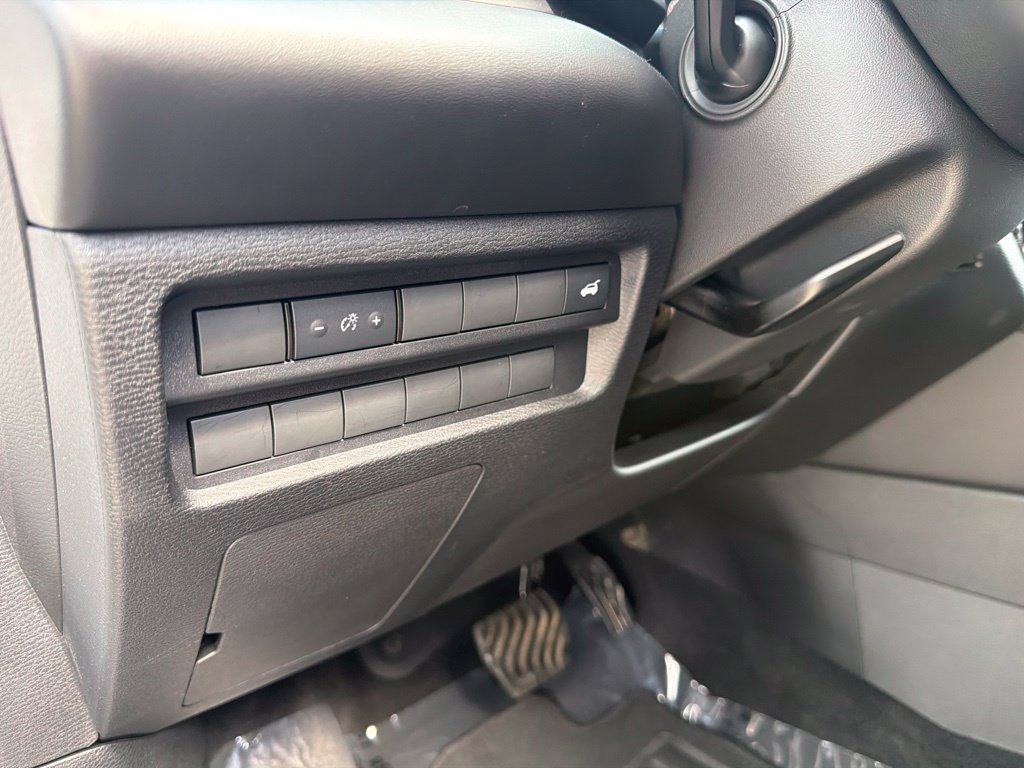 Used 2025 Mitsubishi Outlander SE AWD/4WD image 43
