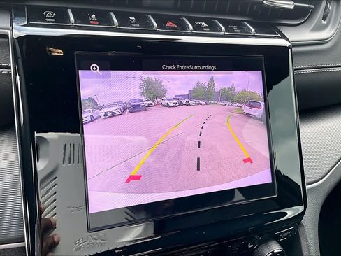 Used 2025 Jeep Grand Cherokee Altitude RWD image 26