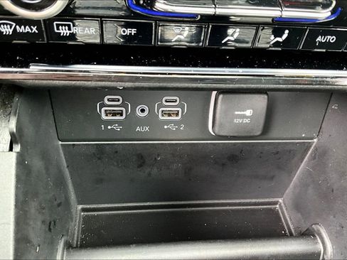 Used 2022 Jeep Grand Cherokee Overland AWD/4WD image 16