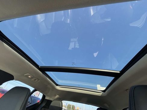 Used 2023 Volvo XC40 B4 Ultimate image 27