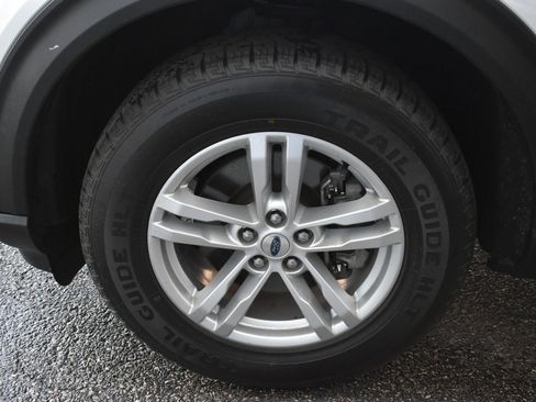 Certified 2022 Ford Explorer XLT AWD/4WD image 9