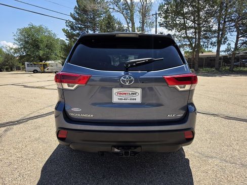 Used 2018 Toyota Highlander XLE AWD/4WD image 5