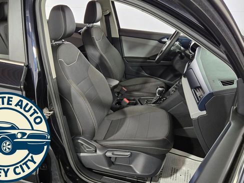 Used 2024 Volkswagen Taos SE image 30