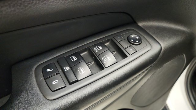 Used 2020 Jeep Grand Cherokee Limited AWD/4WD image 18