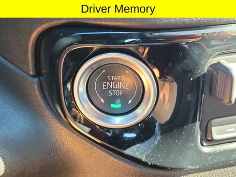 Used 2025 Chevrolet Silverado 1500 High Country AWD/4WD image 18