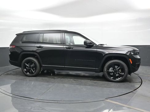 New 2025 Jeep Grand Cherokee L Limited w/ Black Appearance Package image 3