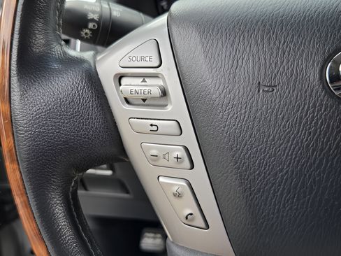 Used 2017 INFINITI QX80 2WD w/ Deluxe Technology Package image 29