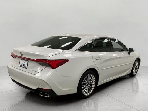 Used 2020 Toyota Avalon Limited w/ Advanced Safety Package FWD image 4
