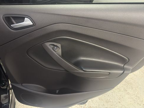 Used 2015 Ford Escape SE AWD/4WD image 25