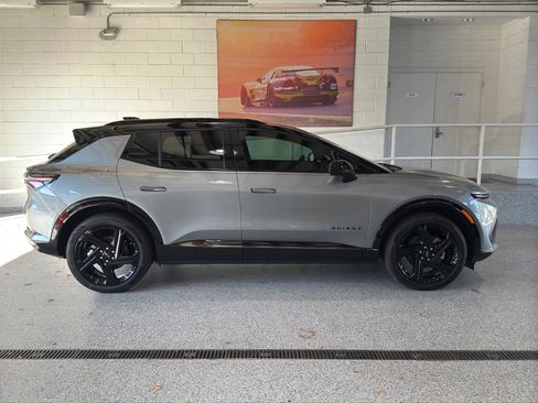 New 2026 Chevrolet Equinox EV RS image 4