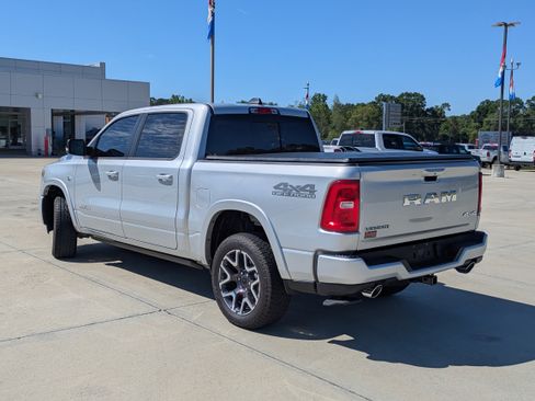 Used 2026 RAM 1500 Laramie AWD/4WD image 6