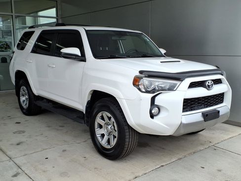 Used 2016 Toyota 4Runner 4WD image 6
