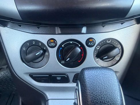 Used 2012 Ford Focus SE FWD image 20