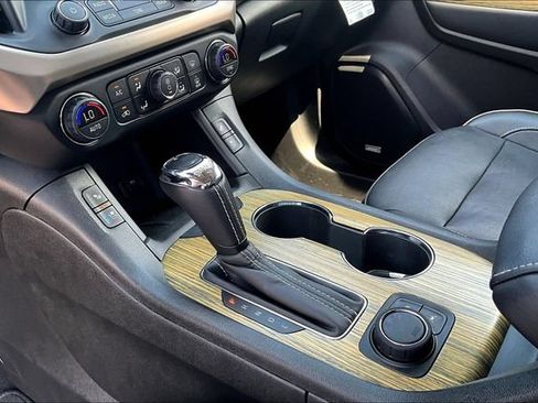 Used 2019 GMC Acadia Denali w/ Technology Package AWD/4WD image 17