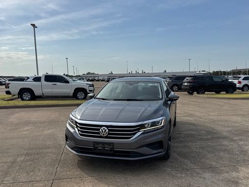 Used 2022 Volkswagen Passat 2.0T SE FWD image 6