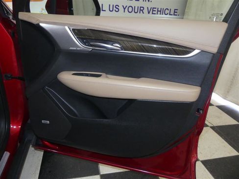 Used 2022 Cadillac XT6 Sport w/ Platinum Package image 28