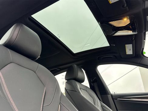 Used 2018 BMW 540i image 16