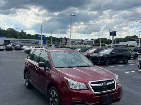 Used 2018 Subaru Forester 2.5i w/ Alloy Wheel Package AWD/4WD image 2
