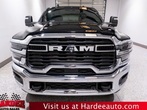 Used 2025 RAM 2500 Big Horn AWD/4WD image 7