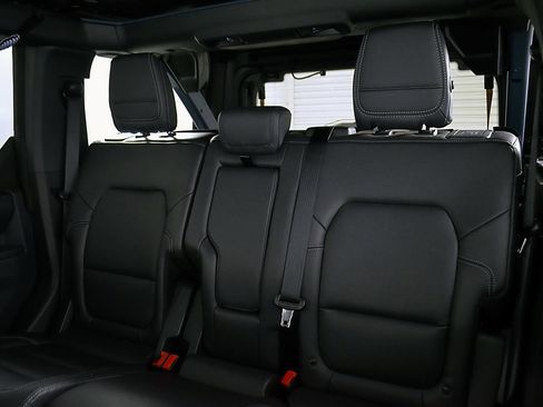 Used 2025 Ford Bronco Badlands AWD/4WD image 18