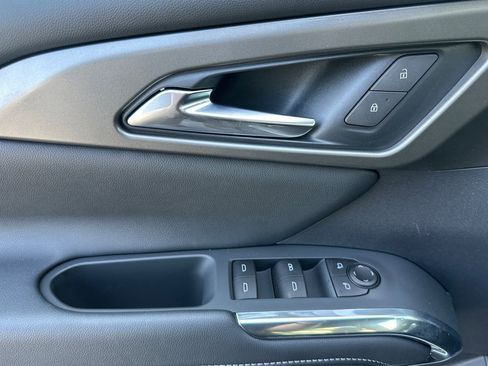 New 2025 Chevrolet Traverse LT w/ Enhanced Driving Package image 11