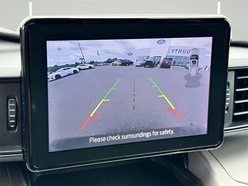 Used 2021 Ford Explorer XLT image 15