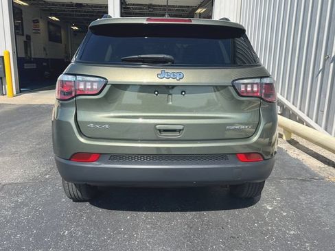 Used 2018 Jeep Compass Sport AWD/4WD image 7