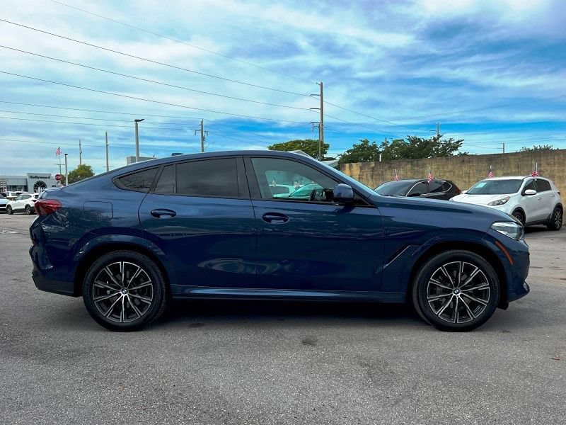 Used 2022 BMW X6 xDrive40i w/ M Sport Package AWD/4WD image 6