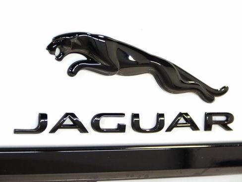 Used 2021 Jaguar XF R-Dynamic SE image 13