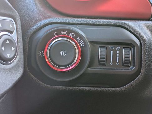 Used 2022 Jeep Wrangler Unlimited Rubicon w/ LED Lighting Group AWD/4WD image 25