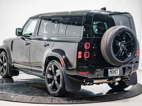 Used 2023 Land Rover Defender 110 V8 image 2